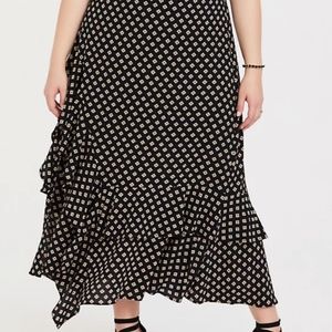NWOT Torrid Brand Flirty Black Foulard Ruffle Maxi Skirt Size 6 (Torrid Sizing)